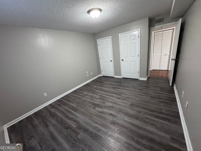 Building Photo - 1055 Baxter St