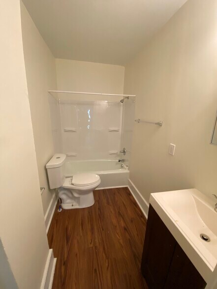 Building Photo - 82 Dana Ave