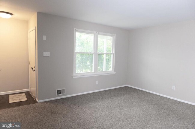 Building Photo - 54 Reliance Ct