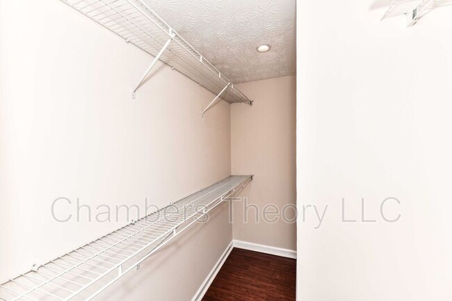 Building Photo - 1549 Twisted Oak Dr