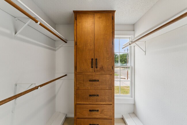 Building Photo - 3/2 Remodeled Home in Lampasas