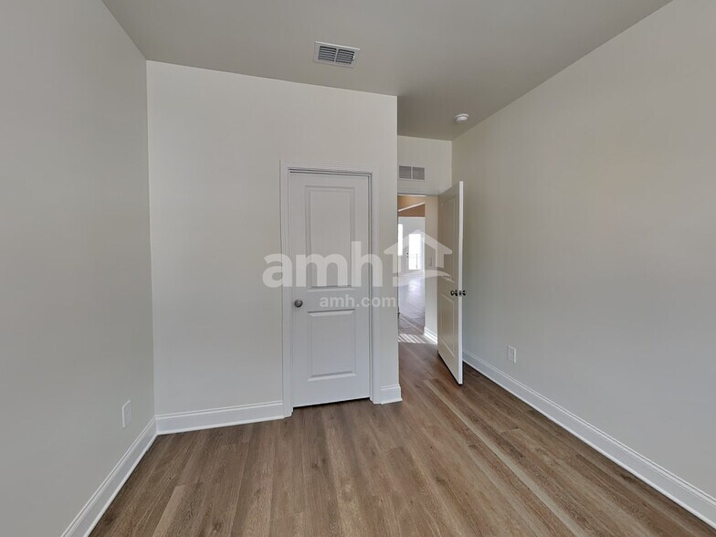 Building Photo - 3029 Ansley Place Rd