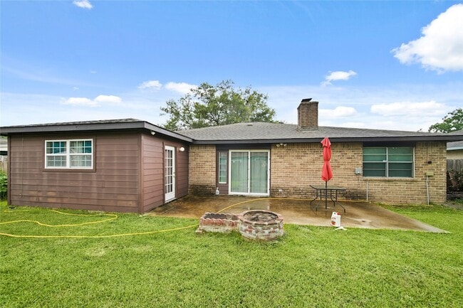 Building Photo - 10431 Odessa Dr