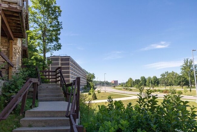 Building Photo - $1,575 | 3 Bedroom, 2 Bathroom Condo | Cat Friendly | Available for August 1st, 2026 Move In!