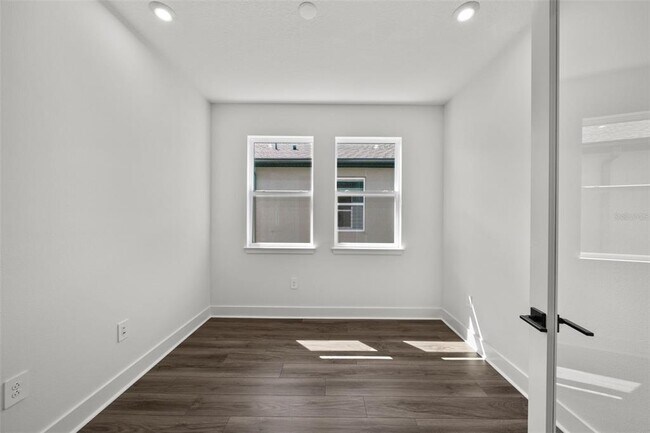 Building Photo - 3778 Maxwell Park Dr