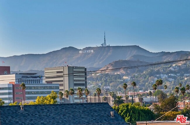 Building Photo - 1012-1014 Manzanita St