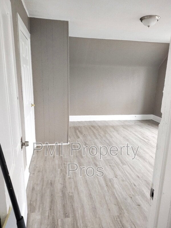 Building Photo - 2632 N 24th Pl