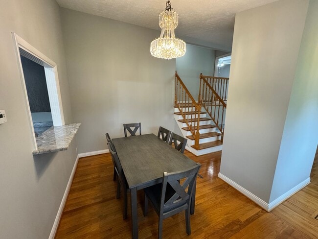Building Photo - Spacious 4 Bedroom in Fern Creek