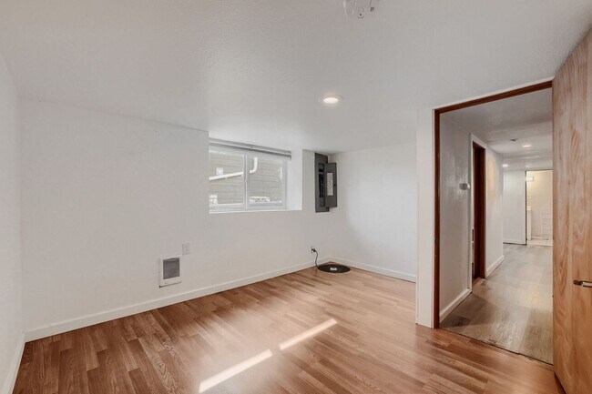 Building Photo - 4315 5th Ave NE