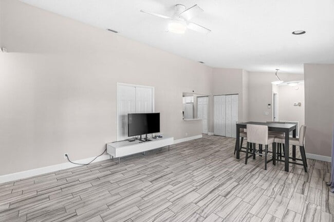 Building Photo - 5335 Havasu Ct