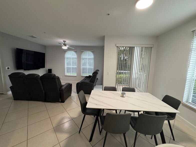 Building Photo - 4415 SW 160th Ave