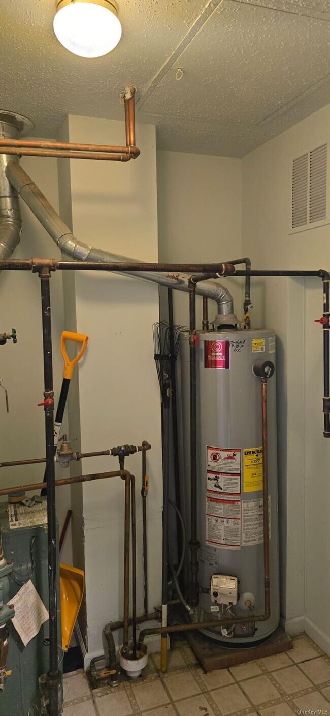 Building Photo - 235 MacDougal St