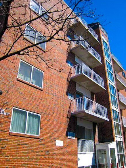 Building Photo - 70 Park Ave