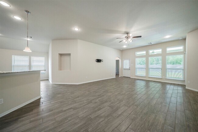 Building Photo - 3227 Fairhaven Ln
