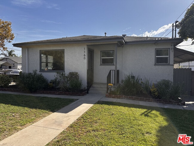 Building Photo - 1160 N Fries Ave