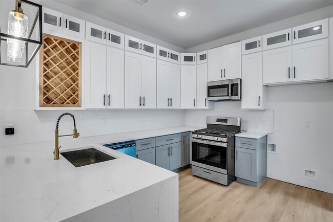 Building Photo - 4833 Paula St