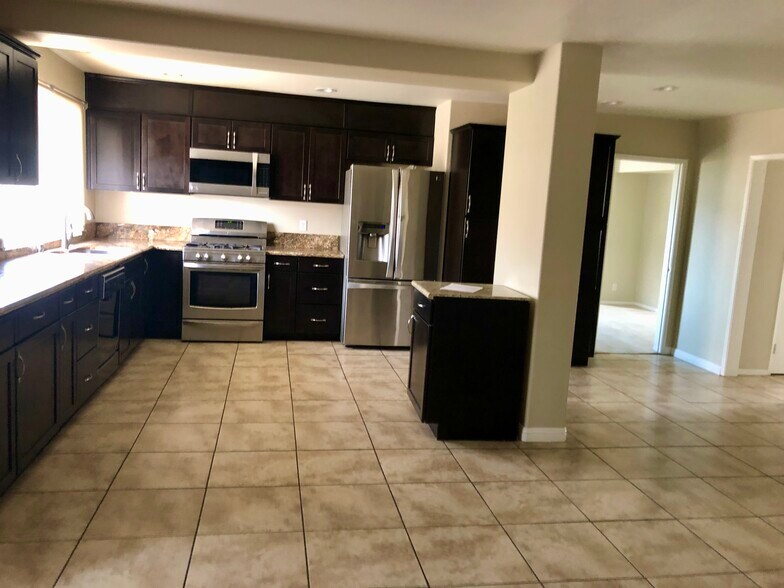 Building Photo - 10661 Coraline Pl