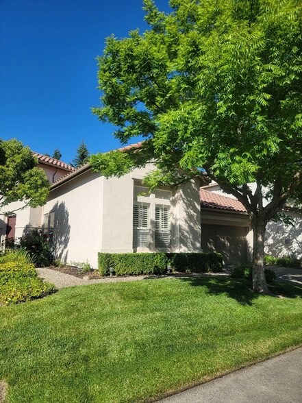 Building Photo - 1492 Berriedale Ct