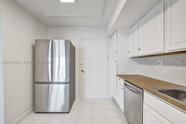 Building Photo - 1600 S Ocean Dr