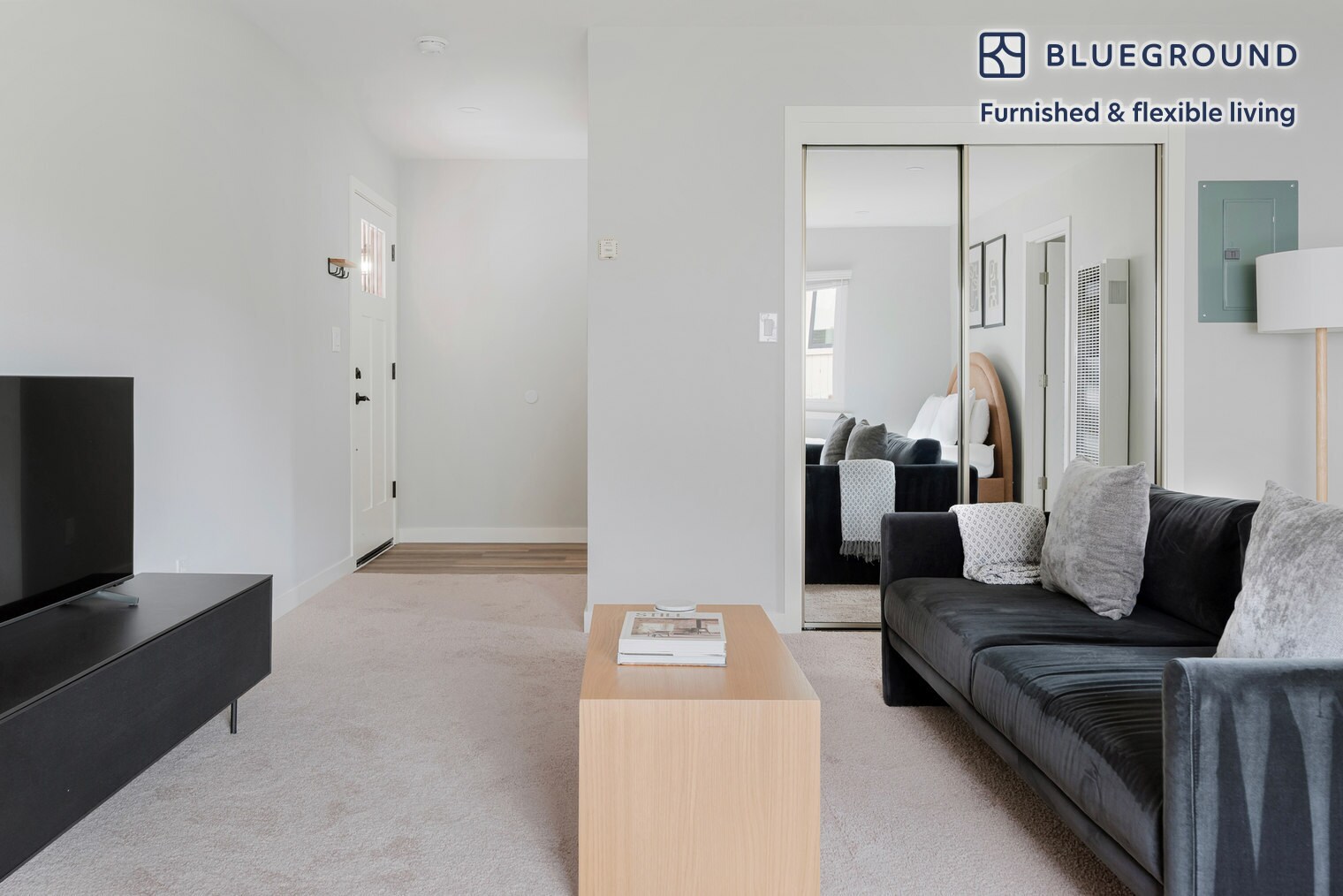 Building Photo - 838 Roble Ave