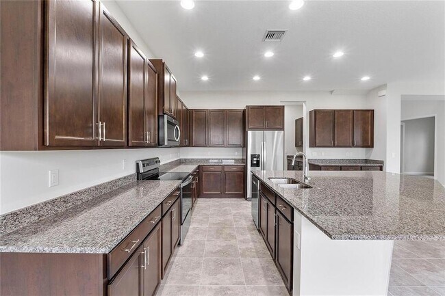 Building Photo - 14929 RedCove Pl