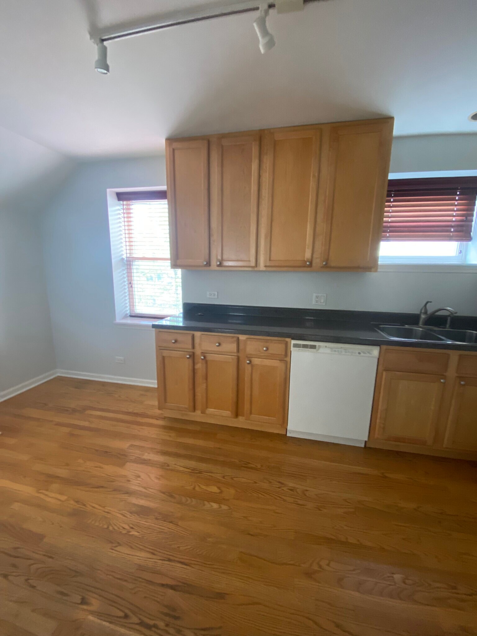 Kitchen and Dining - 5201 W Roscoe St