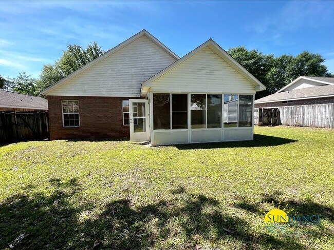 Building Photo - Updated 3 Bedroom Home in Crestview!