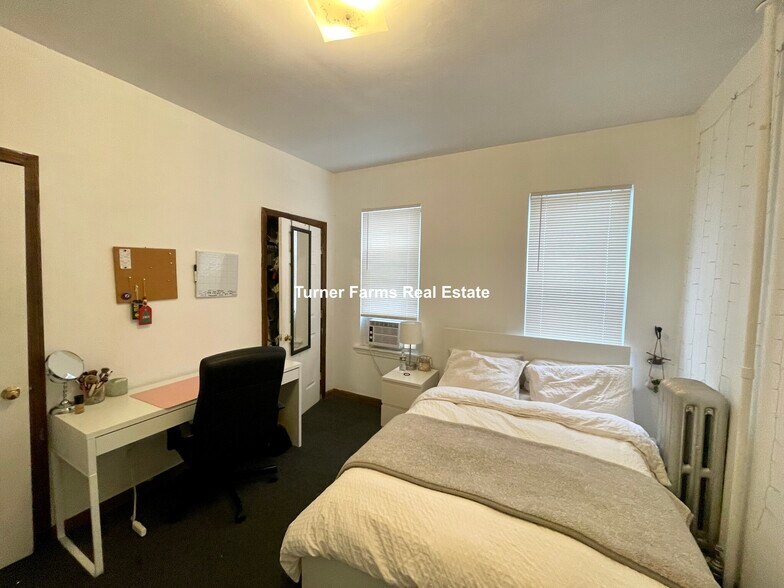 Building Photo - 10 Parker Hill Ave