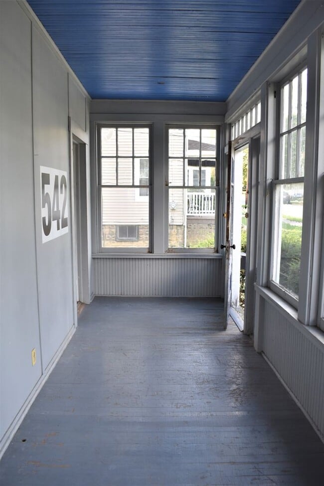 Building Photo - 542 Oak St