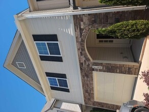 Building Photo - 2100 Solana Wds Dr
