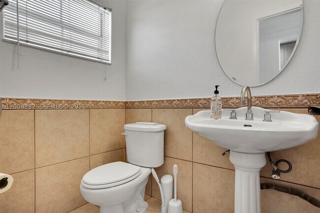 Building Photo - 8650 SW 67th Ave