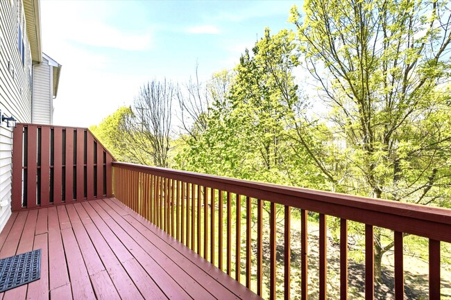 Building Photo - 248 Roosevelt Ave