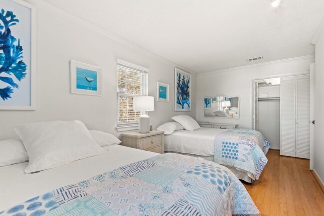 Building Photo - 71 Baird Rd