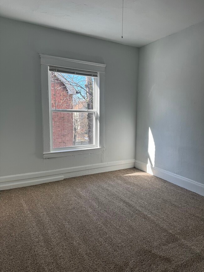 Building Photo - 2290 E 89th St