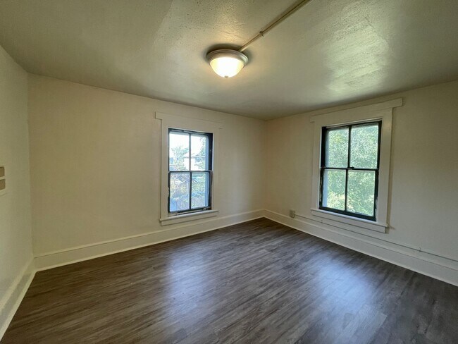 Building Photo - Adorable 3 Bedroom Twin FOR RENT in Millville NJ $1600