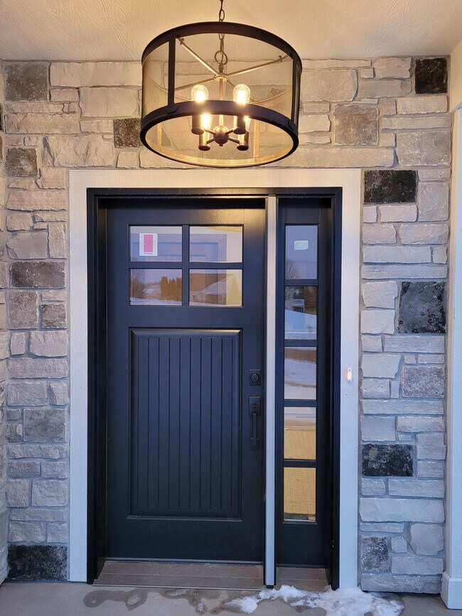 Front Entrance - 805 Blue Mounds St