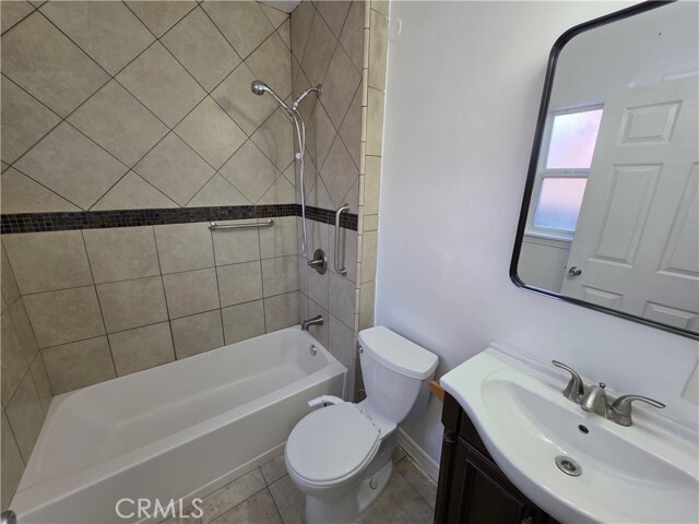 Building Photo - 4049 W Ave 40