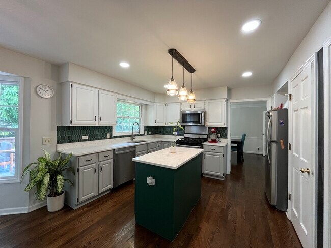 Building Photo - 1288 Marls Ct
