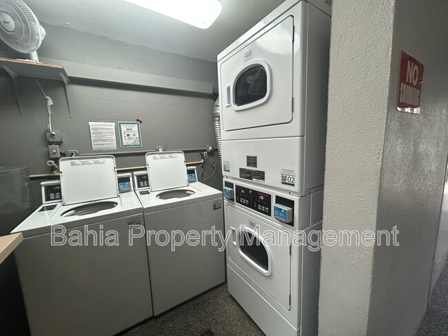 Building Photo - 4611 W Fig St