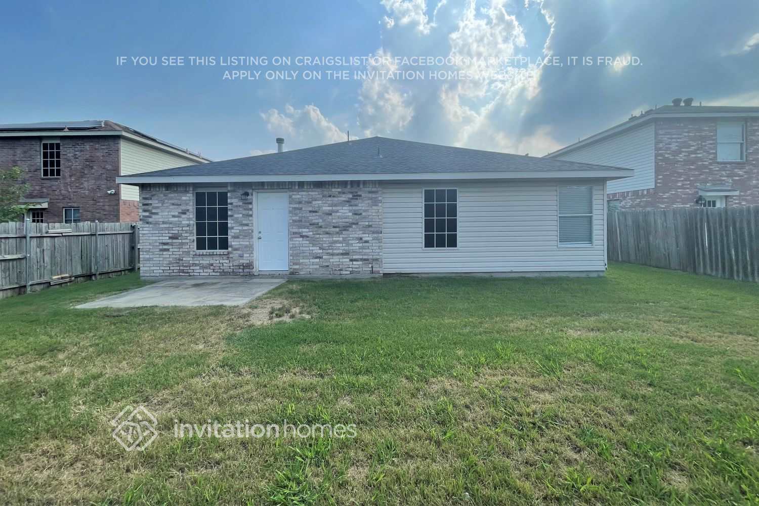 Building Photo - 2940 Marco Dr