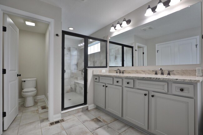 Building Photo - 1412 Leesland Dr