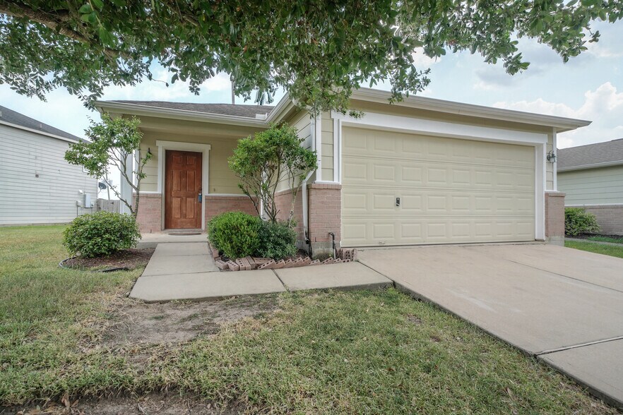 Building Photo - 20727 Cypress Crescent Ln