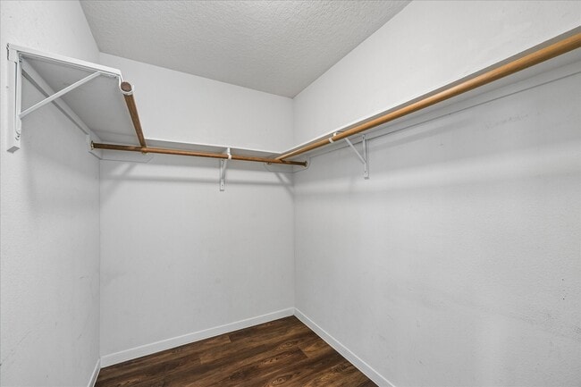 Building Photo - 15519 Hickory Dale St