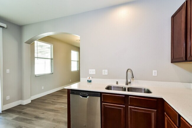 Building Photo - 6640 Frances Celia Ave