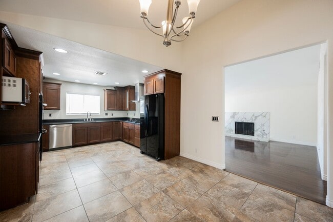 Building Photo - Charming 3-Bedroom Rental with Pool, Firep...