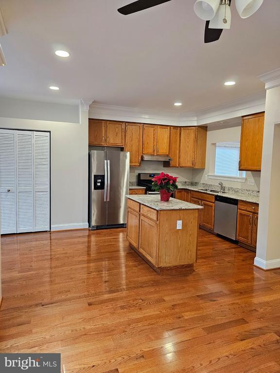 Building Photo - 14100 Madrigal Dr