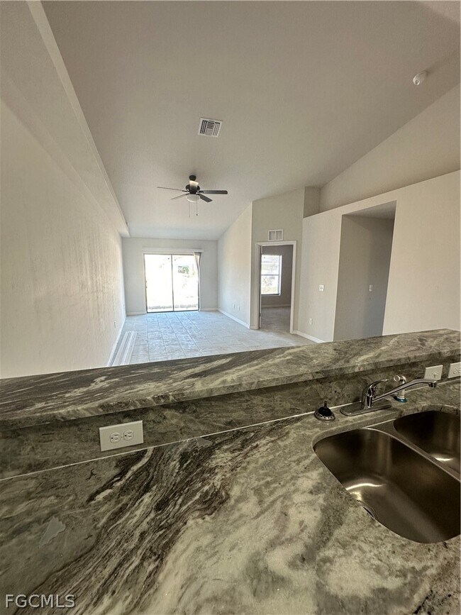 Building Photo - 1131 SW 16th Terrace