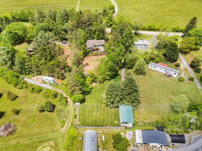 Building Photo - 857 Reems Creek Rd