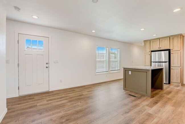 Building Photo - 2627 S Lamb Blvd