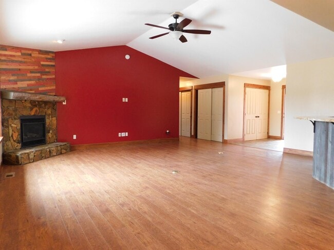 Building Photo - 117 Whispering Meadows Trail